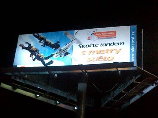 mistrovství v parašutismu vlajky