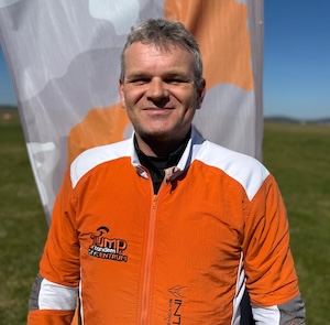 Jaroslav Hrstka Jump Tandem staff