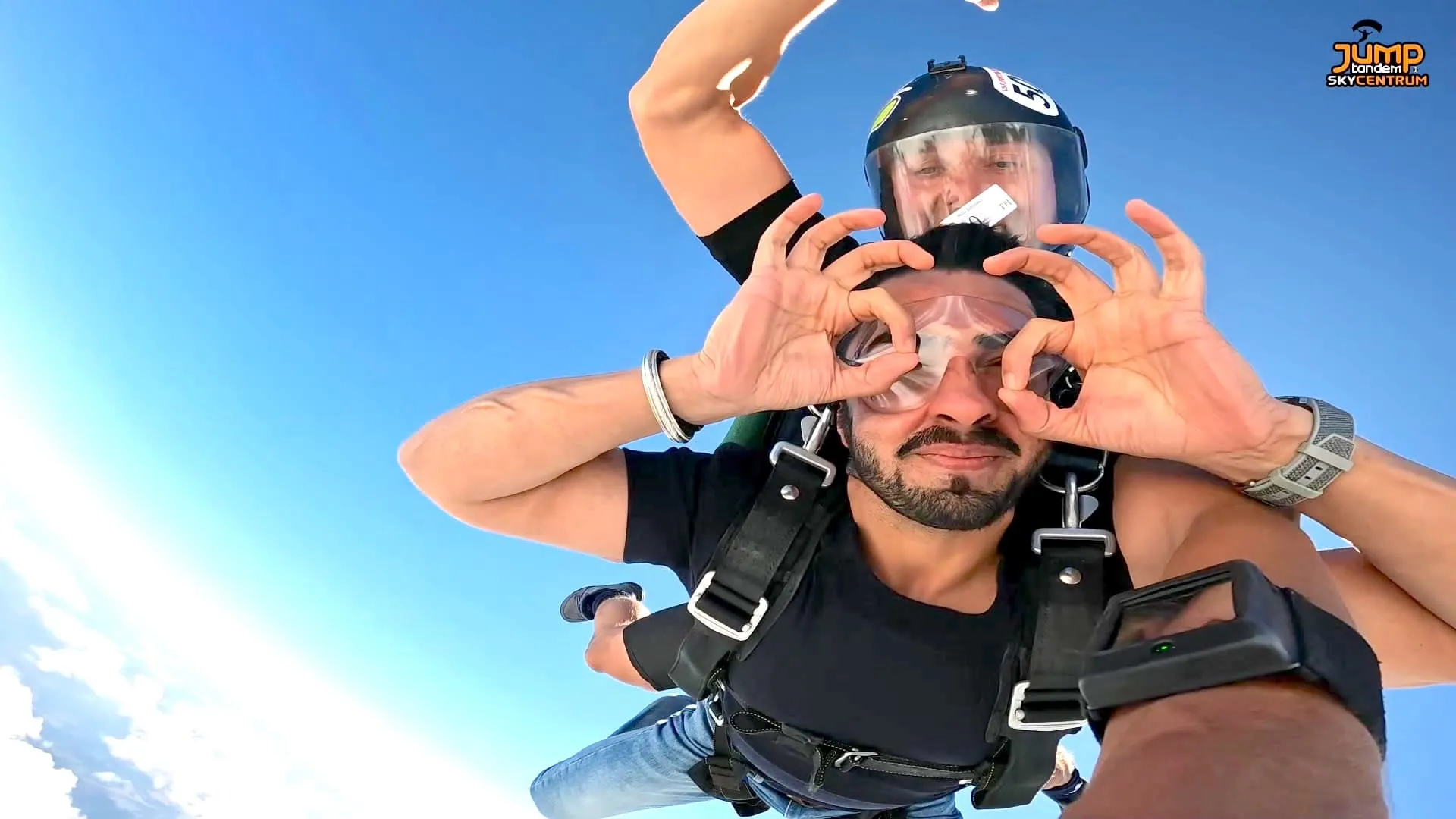 Tandem pilot s pasažérem ve volném pádu