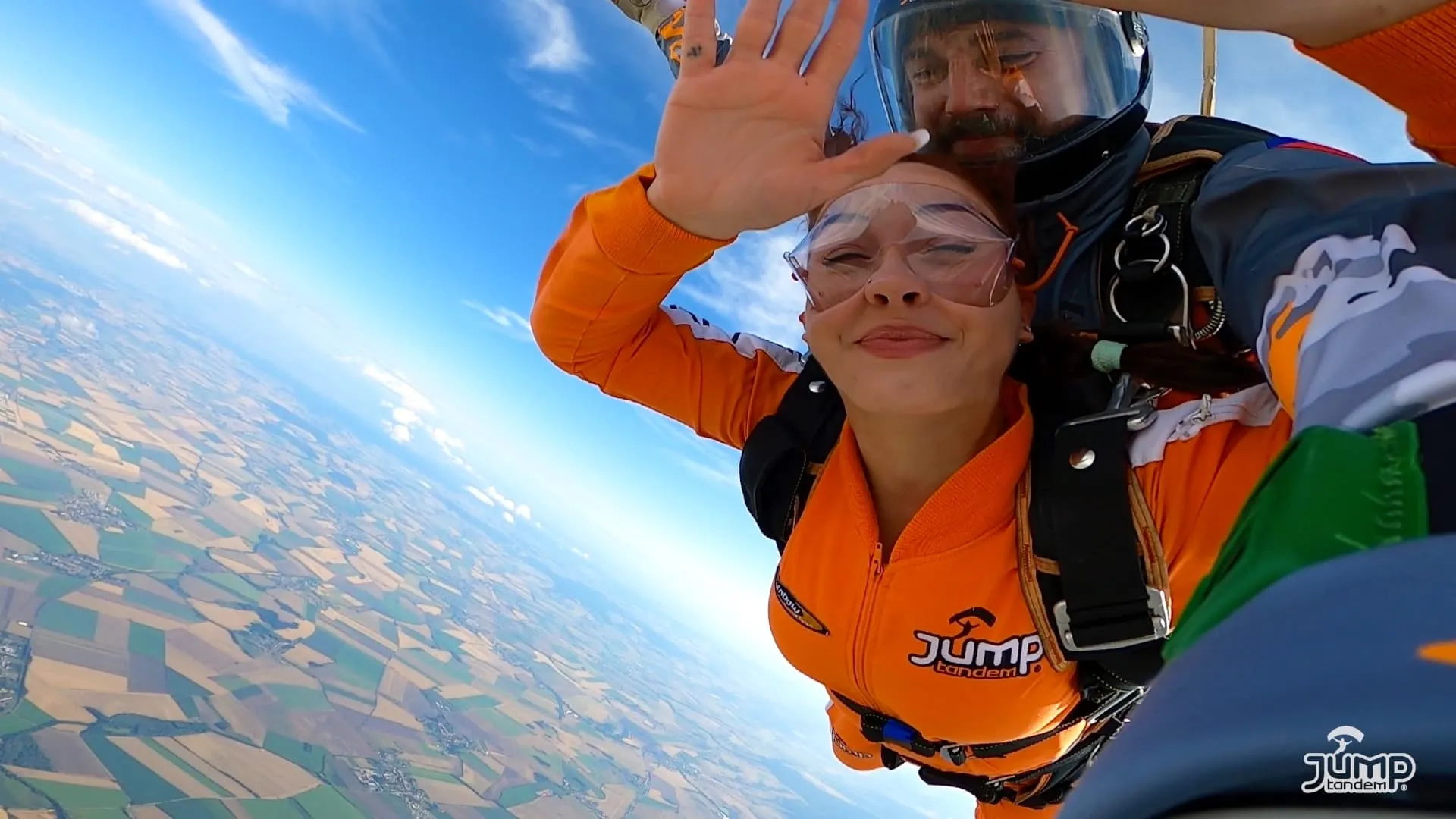 Tandem pilot s pasažérem ve volném pádu