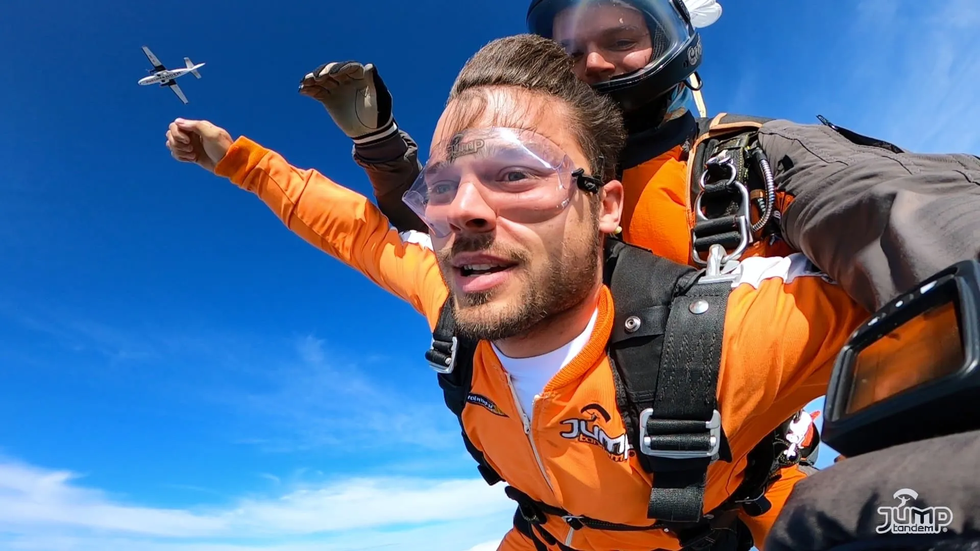 Tandem pilot s pasažérem ve volném pádu