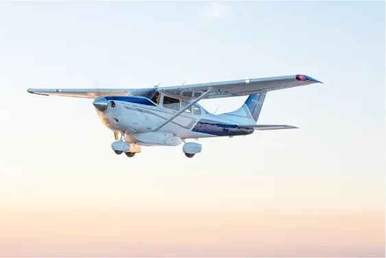 Letící letadlo CESSNA 206h