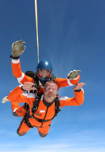 Tandem pilot s pasažérem při volném pádu Prostějov